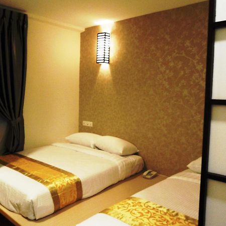 Eight Days Boutique Hotel - Mount Austin ยะโฮร์บาห์รู ภายนอก รูปภาพ